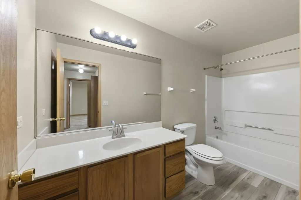 1457 Mcclure Road Aurora IL 60505