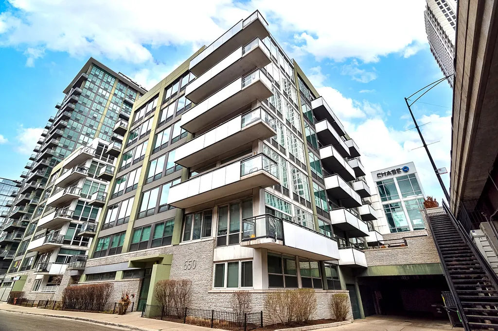 650 West Wayman Street Chicago IL 60661