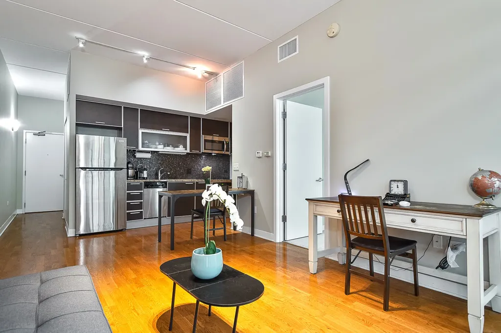 650 West Wayman Street Chicago IL 60661