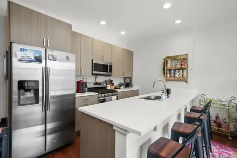 838 West Erie Street Chicago IL 60642