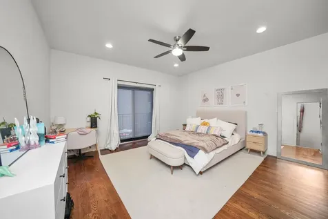 838 West Erie Street Chicago IL 60642