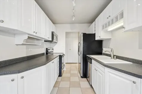 7033 North Kedzie Avenue Chicago IL 60645
