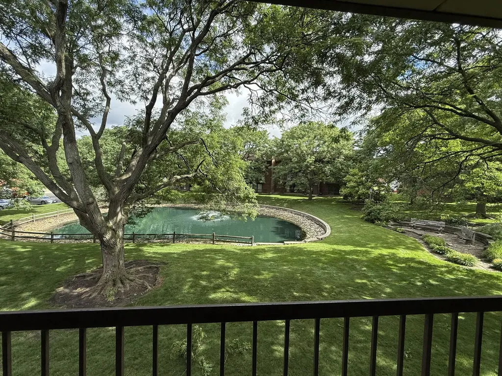 140 East Fountainview Lane Lombard IL 60148
