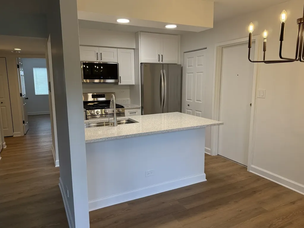 140 East Fountainview Lane Lombard IL 60148
