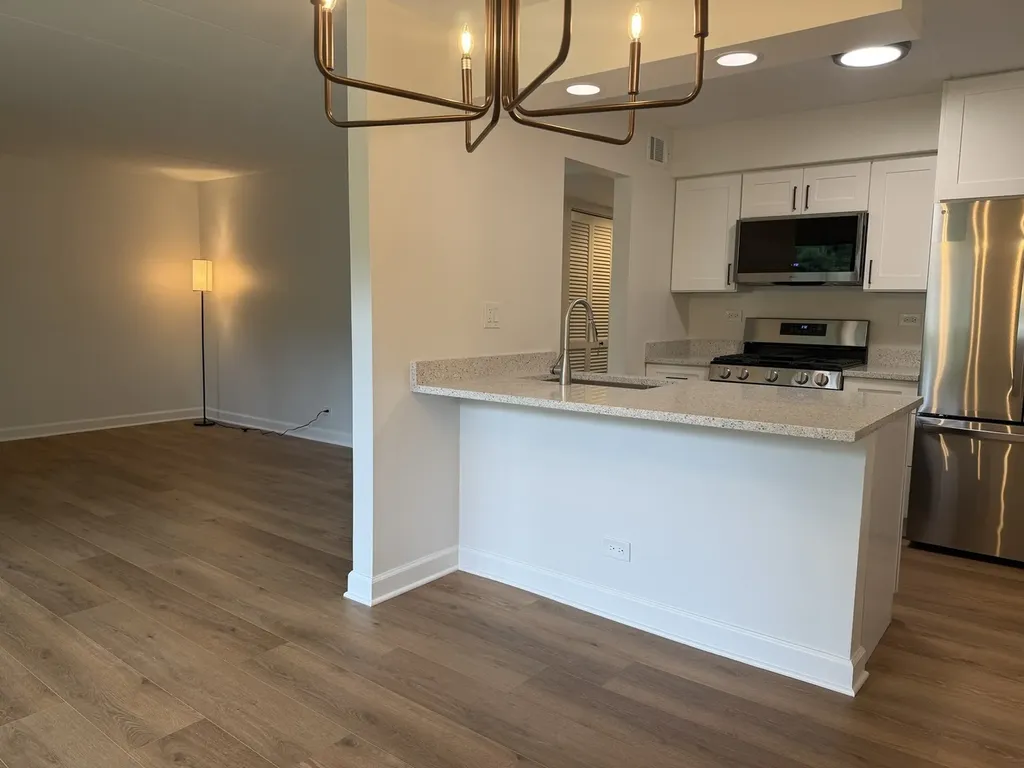 140 East Fountainview Lane Lombard IL 60148