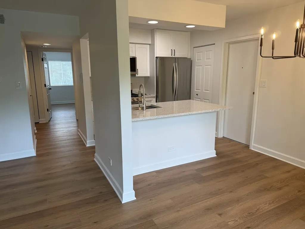 140 East Fountainview Lane Lombard IL 60148