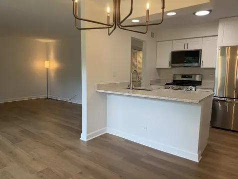 140 East Fountainview Lane Lombard IL 60148