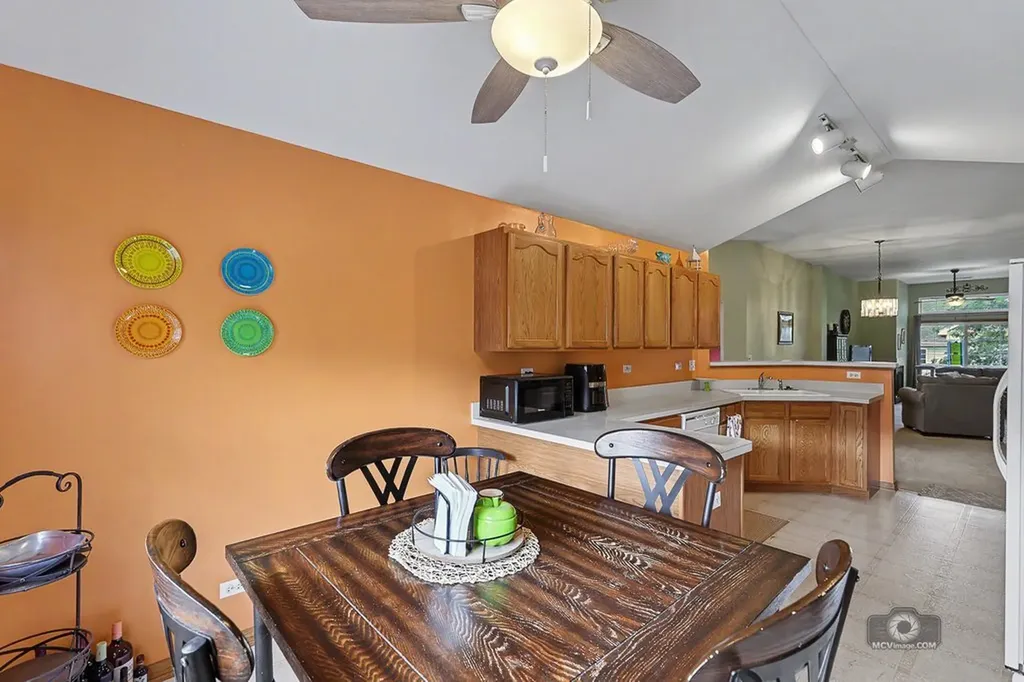 2258 Scott Lane Aurora IL 60502