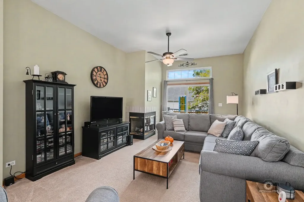 2258 Scott Lane Aurora IL 60502
