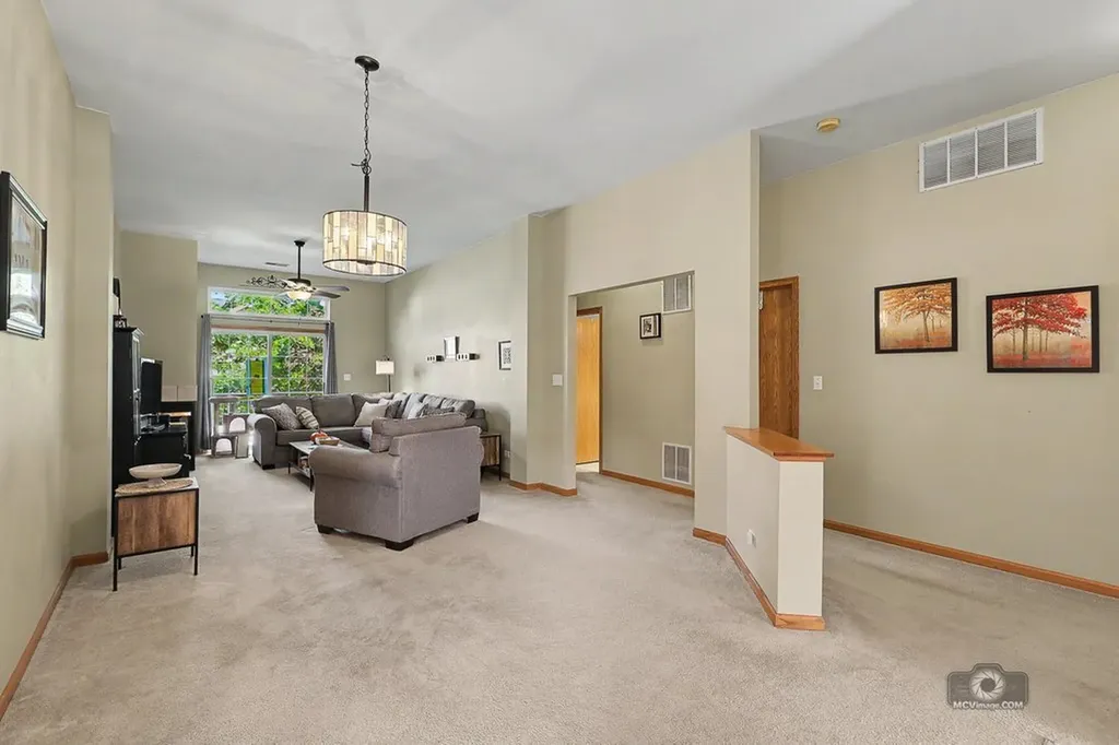 2258 Scott Lane Aurora IL 60502