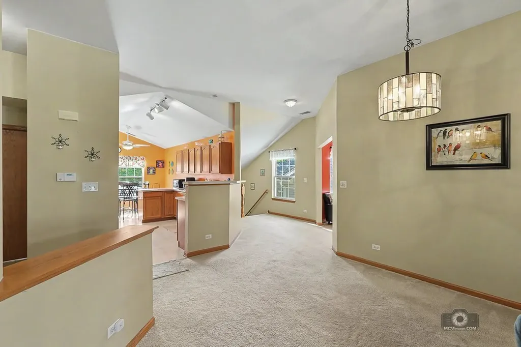 2258 Scott Lane Aurora IL 60502