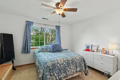 2258 Scott Lane Aurora IL 60502