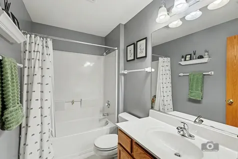 2258 Scott Lane Aurora IL 60502