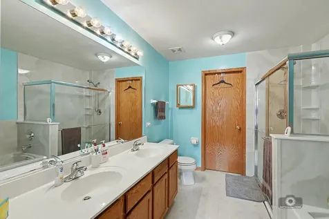 2258 Scott Lane Aurora IL 60502