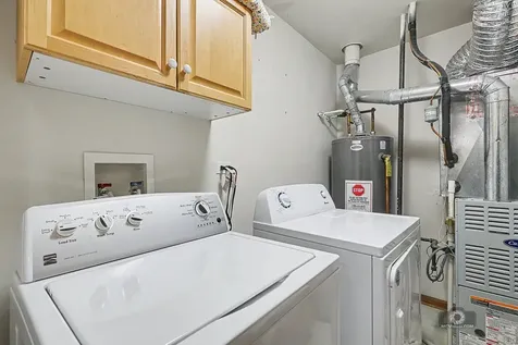2258 Scott Lane Aurora IL 60502