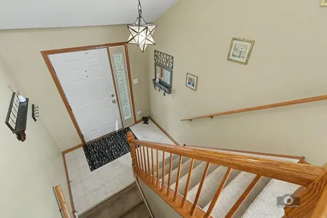 2258 Scott Lane Aurora IL 60502