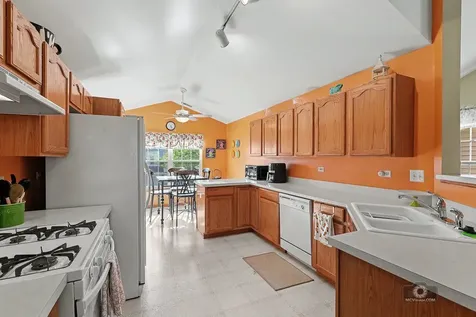 2258 Scott Lane Aurora IL 60502