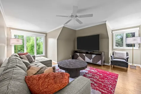 150 North Suffolk Lane Lake Forest IL 60045