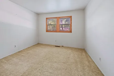 304 Dartmoor Drive Crystal Lake IL 60014