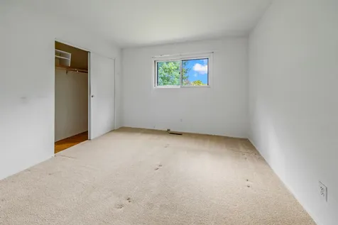 304 Dartmoor Drive Crystal Lake IL 60014