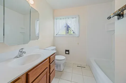 304 Dartmoor Drive Crystal Lake IL 60014