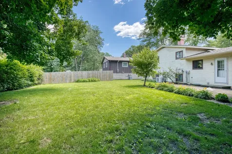 304 Dartmoor Drive Crystal Lake IL 60014