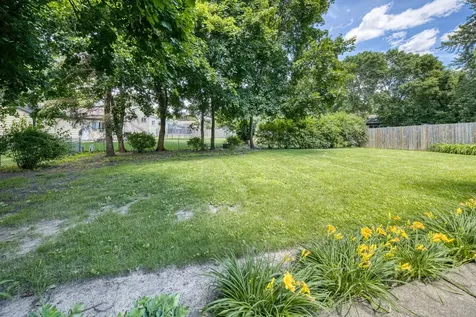 304 Dartmoor Drive Crystal Lake IL 60014