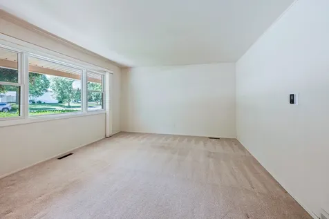 304 Dartmoor Drive Crystal Lake IL 60014