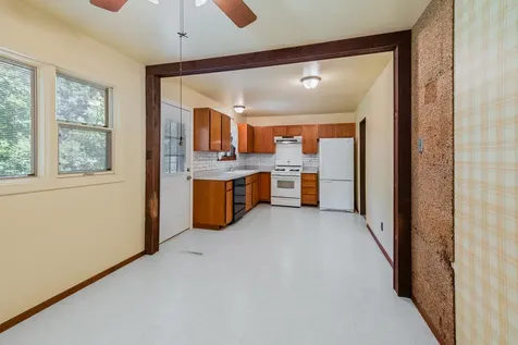 304 Dartmoor Drive Crystal Lake IL 60014