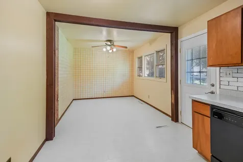 304 Dartmoor Drive Crystal Lake IL 60014