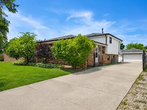 11824 South Leclaire Avenue Alsip IL 60803