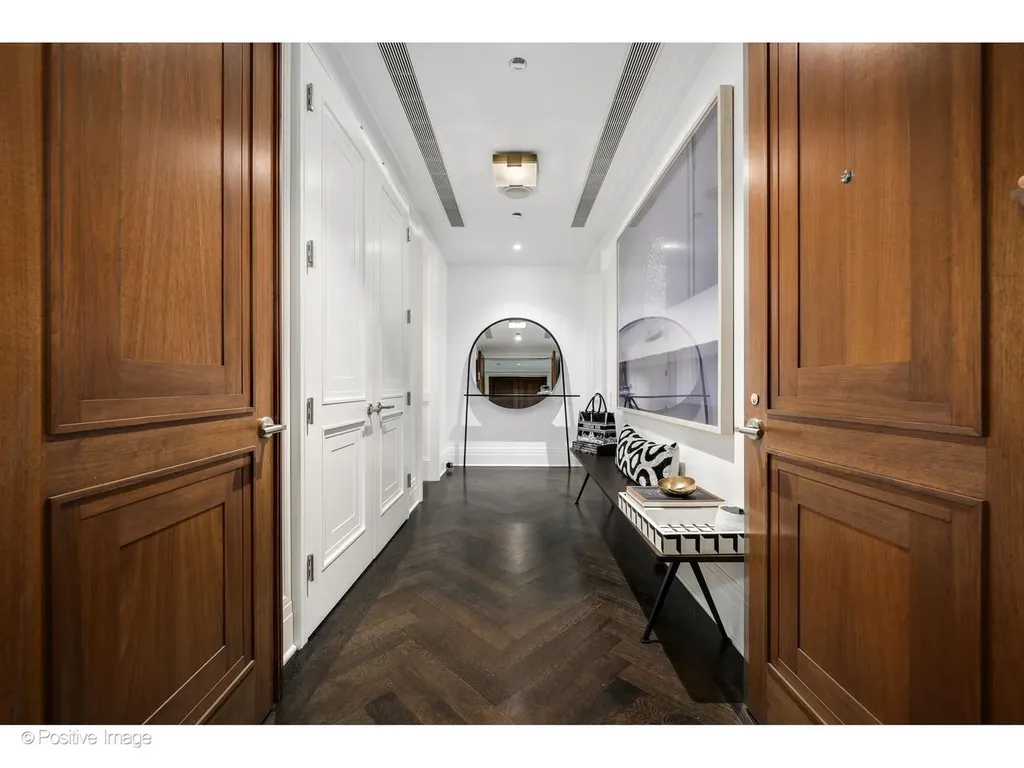 159 East Walton Place Chicago IL 60611