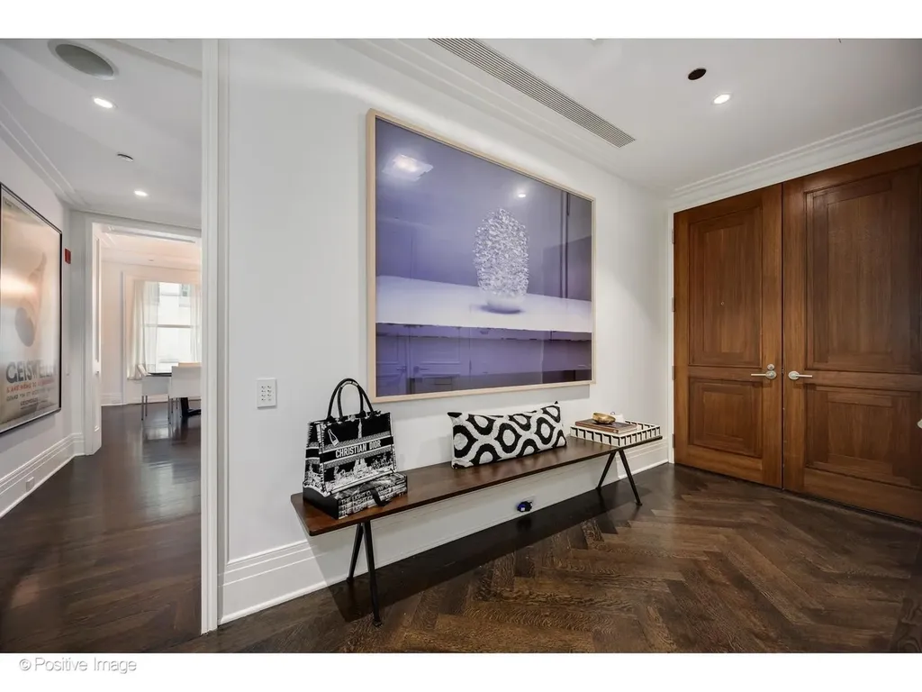 159 East Walton Place Chicago IL 60611