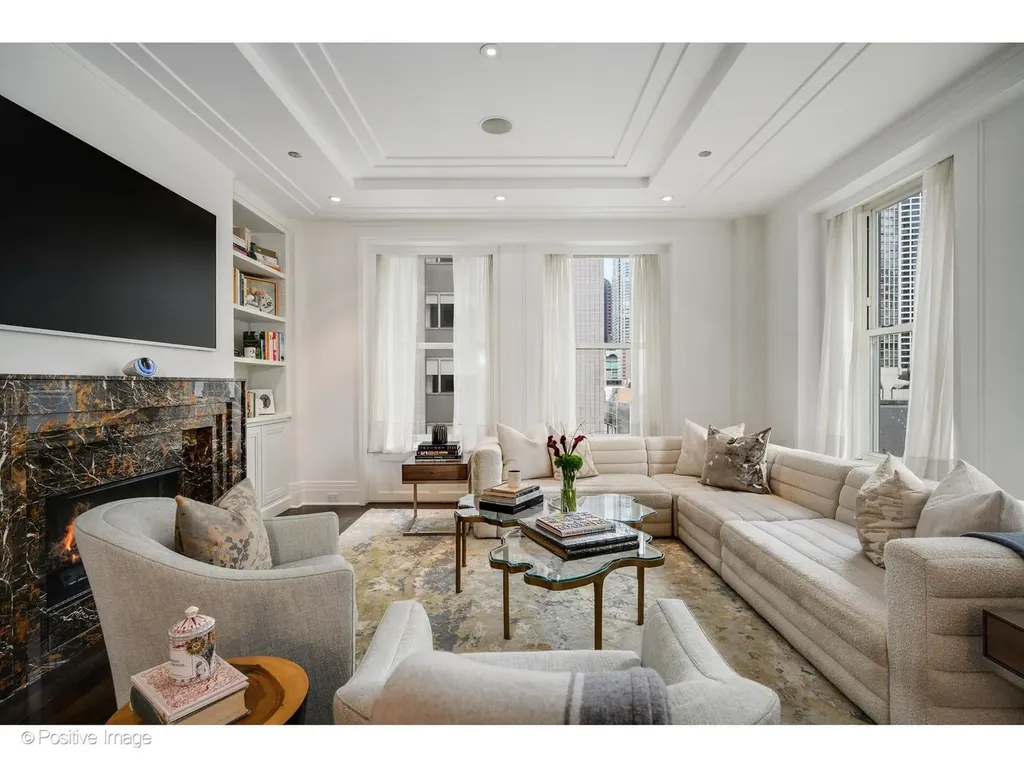 159 East Walton Place Chicago IL 60611