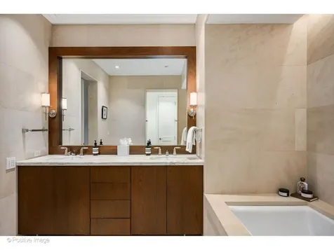 159 East Walton Place Chicago IL 60611