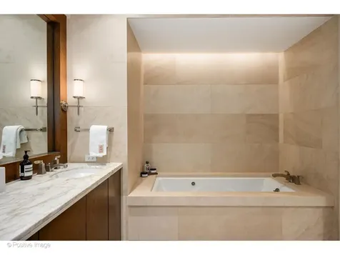 159 East Walton Place Chicago IL 60611