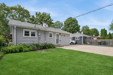 215 Brice Avenue Mundelein IL 60060
