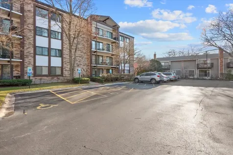 1400 North Yarmouth Place Mount Prospect IL 60056