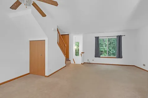 312 West Treehouse Lane Round Lake IL 60073