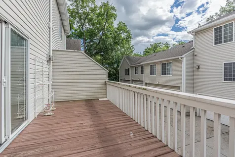 312 West Treehouse Lane Round Lake IL 60073