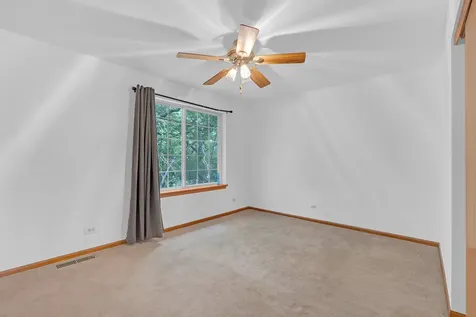 312 West Treehouse Lane Round Lake IL 60073
