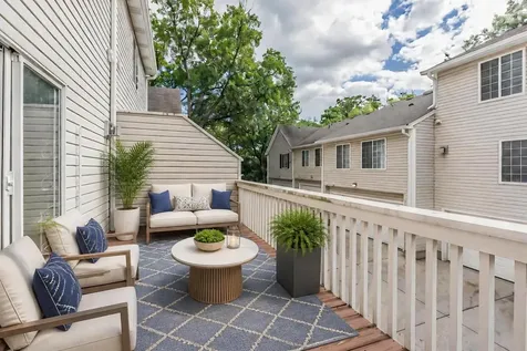 312 West Treehouse Lane Round Lake IL 60073