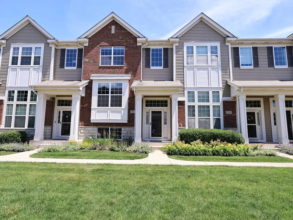 2521 Dunraven Avenue Naperville IL 60540