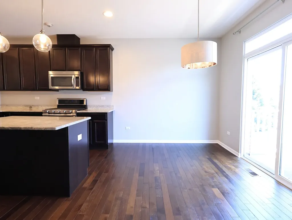 2521 Dunraven Avenue Naperville IL 60540