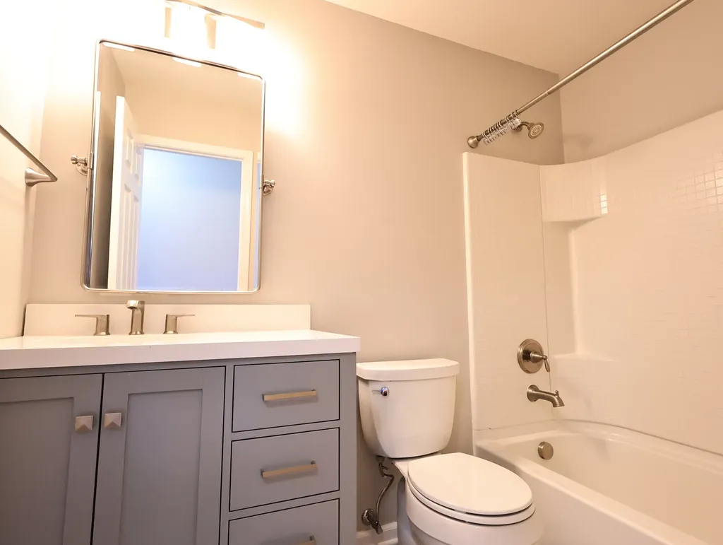 2521 Dunraven Avenue Naperville IL 60540