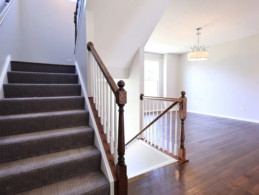 2521 Dunraven Avenue Naperville IL 60540