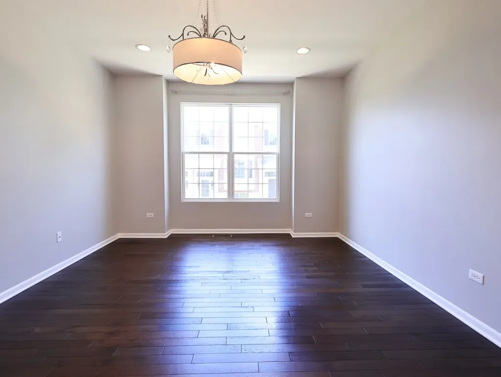 2521 Dunraven Avenue Naperville IL 60540