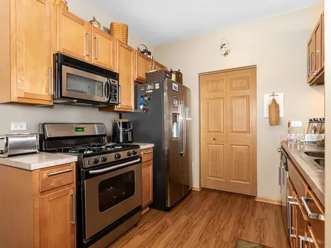 1942 Parkside Drive Shorewood IL 60404