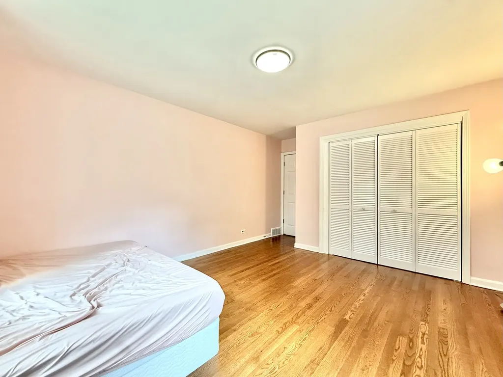3842 West Argyle Street Chicago IL 60625