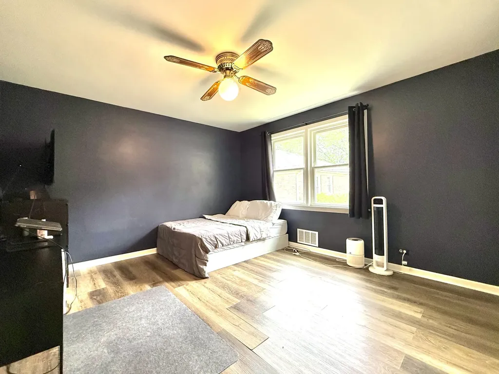 3842 West Argyle Street Chicago IL 60625